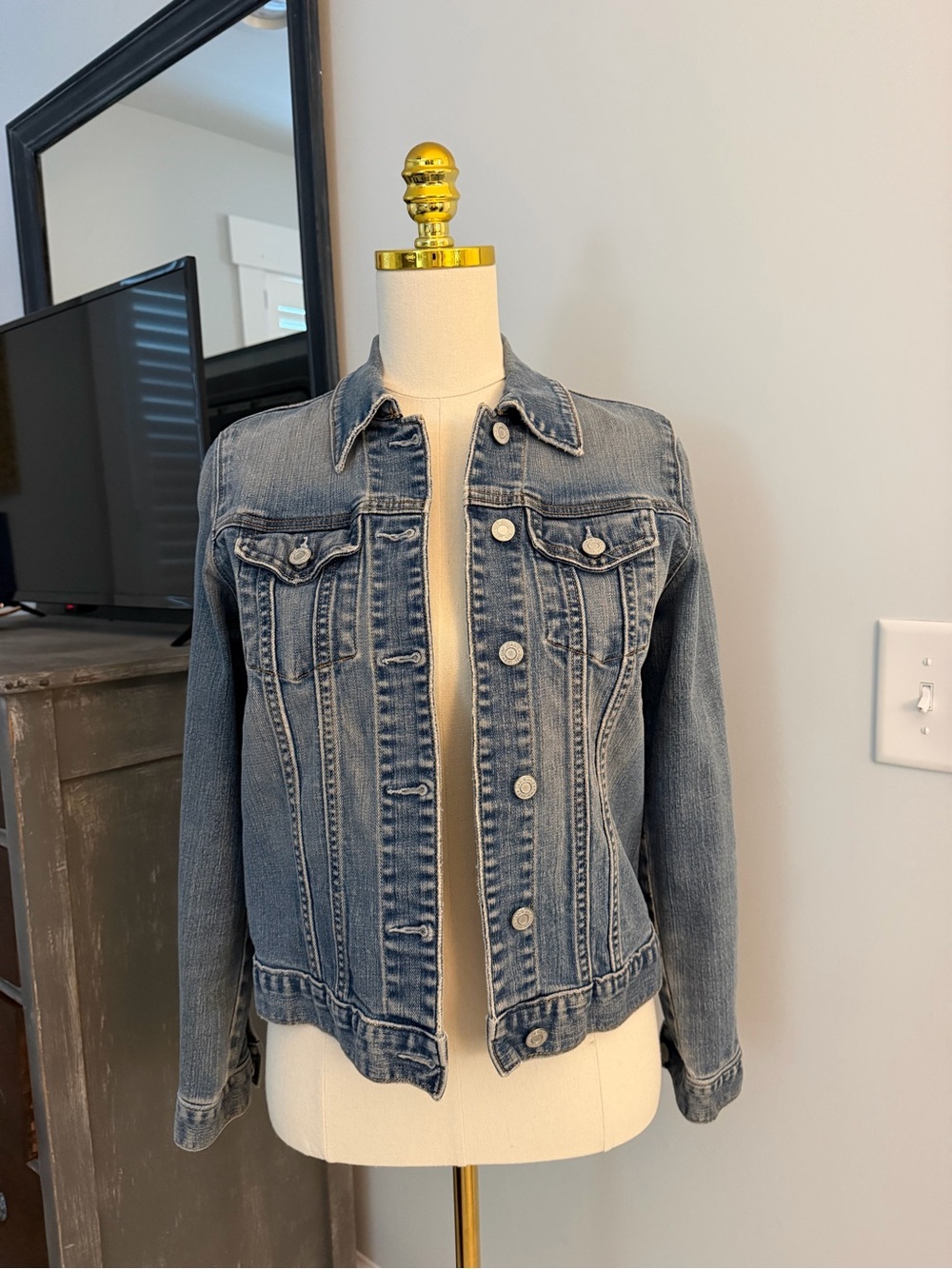GAP Women's Light Blue Denim Jean Jacket